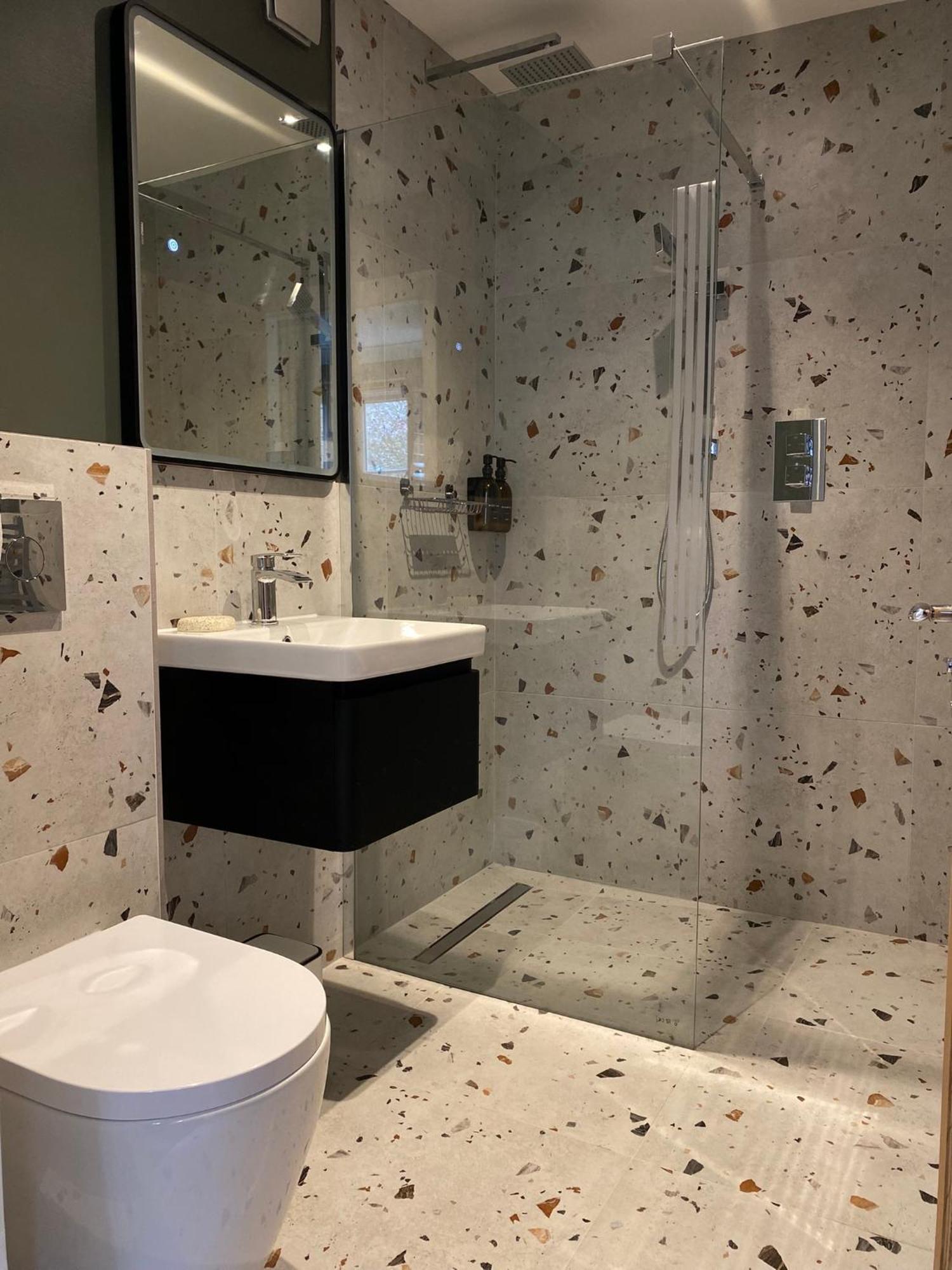 Luxury Private In - Great Location *